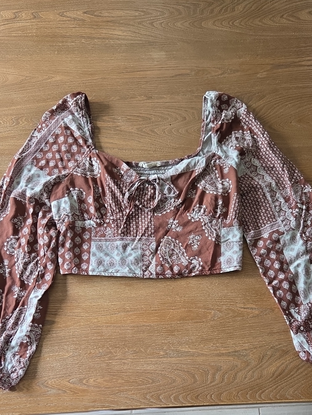 L.A. Hearts Paisley Long Sleeve Crop Top Brown & White Medium